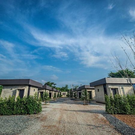 Hotel The Loft House Sakaeo Watthana Nakhon Exteriér fotografie